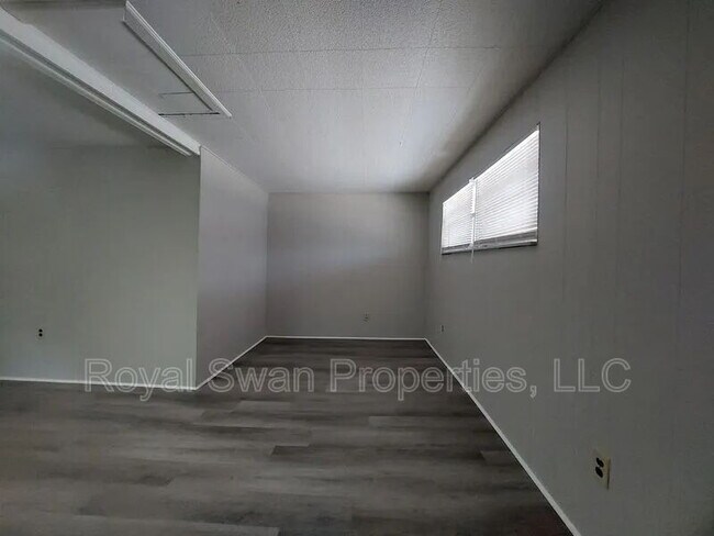 Building Photo - 115 Lenox St