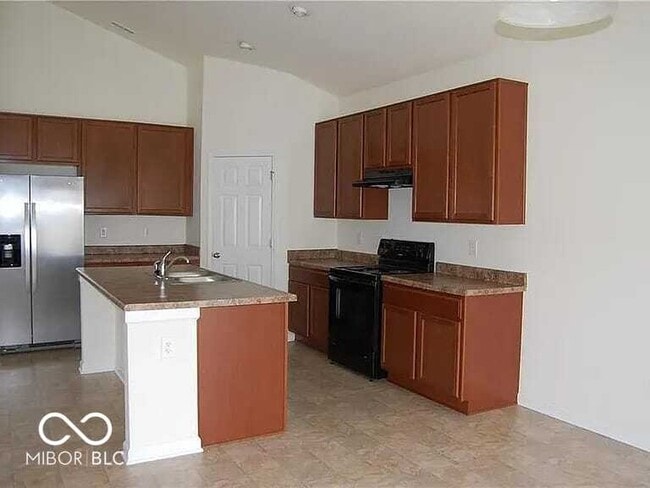Building Photo - 5340 Tanglewood Ln