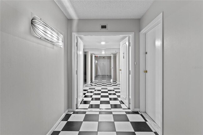 Building Photo - 3301 Bayshore Blvd