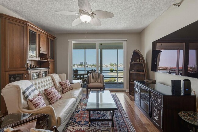Building Photo - 7872 Sailboat Key Blvd S