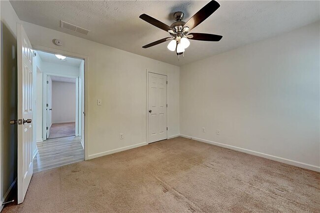 Building Photo - 4206 Shoreside Cir SW