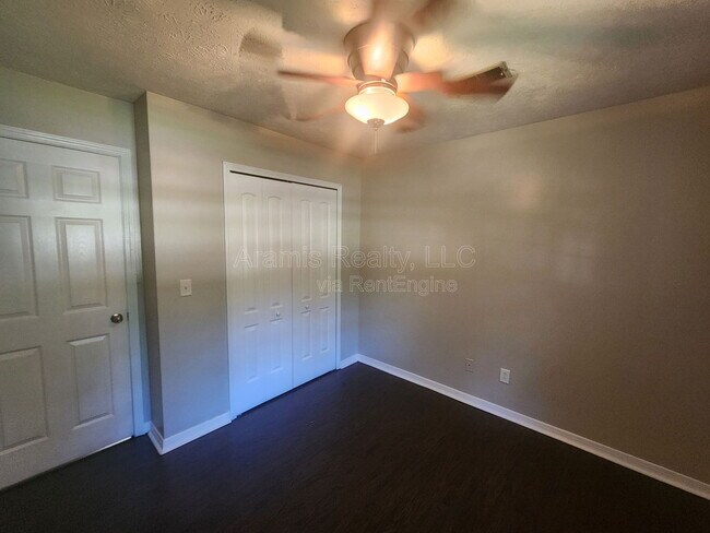 Building Photo - 2506 Windmere Dr NW