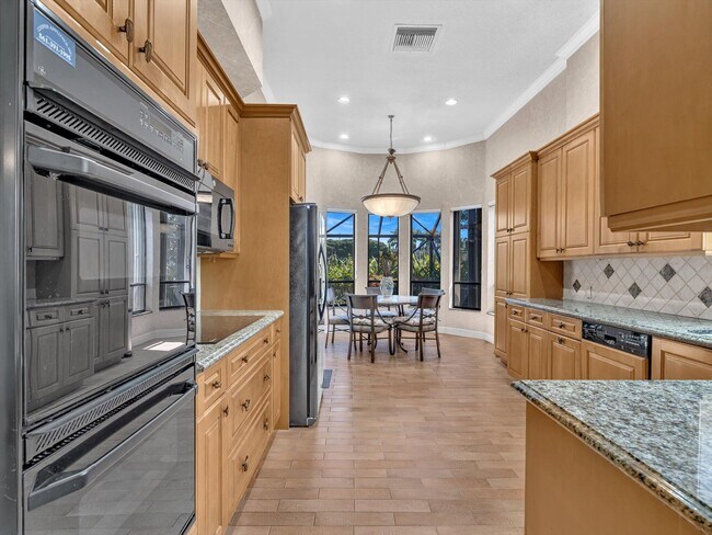 Building Photo - 10122 Spyglass Way