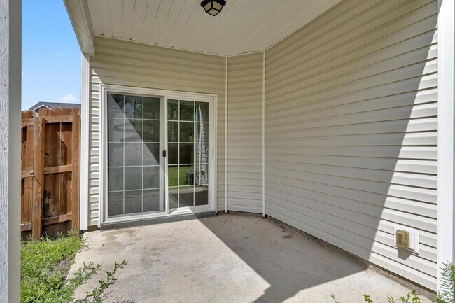 Building Photo - Townhome for Rent!