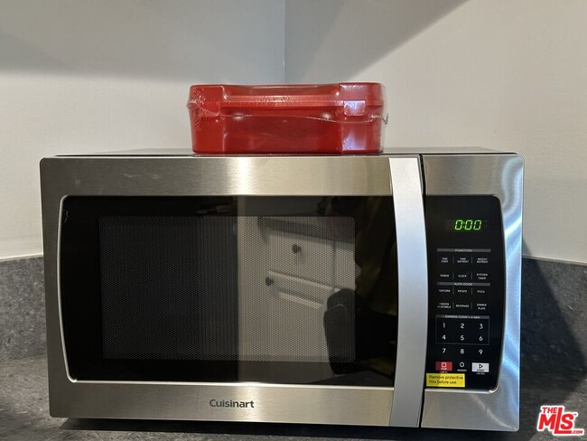 Building Photo - 10509 S Van Ness Ave