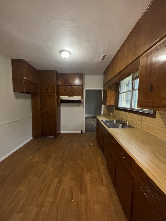 Building Photo - 2722 Ave I