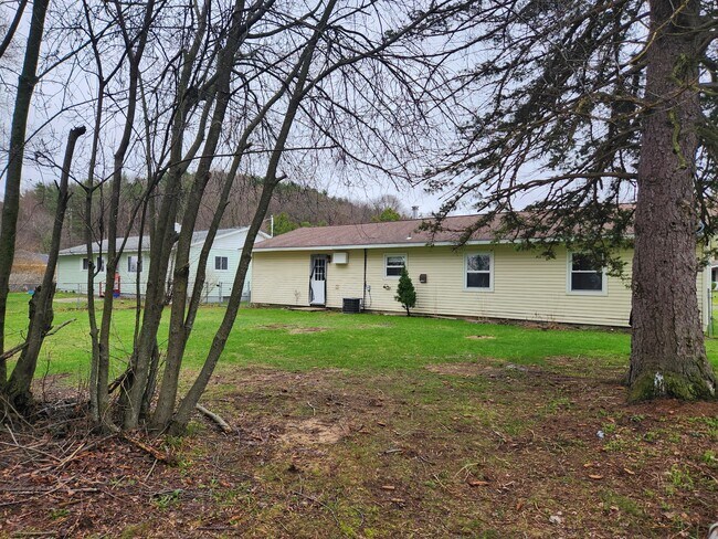 Building Photo - 118 Barclay Rd