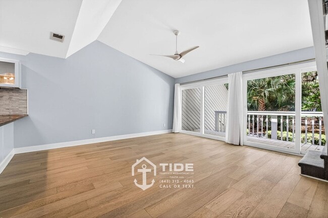 Building Photo - Quiet Coastal Living