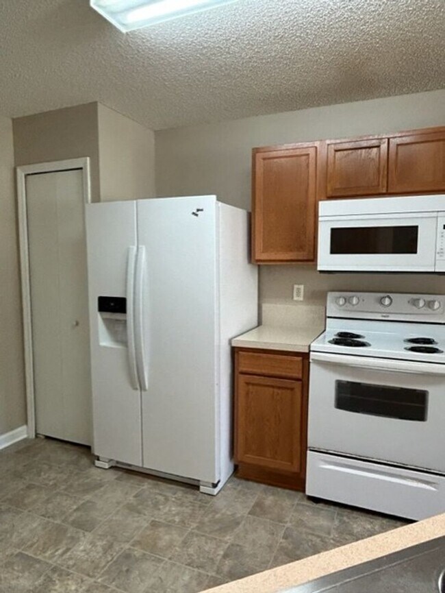 Building Photo - 950 Wynfield Cir