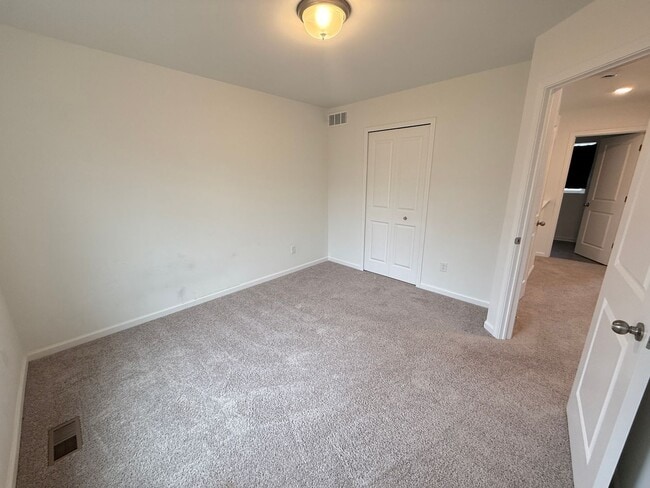 Building Photo - Modern 3-Bedroom Home with 1.5 Baths