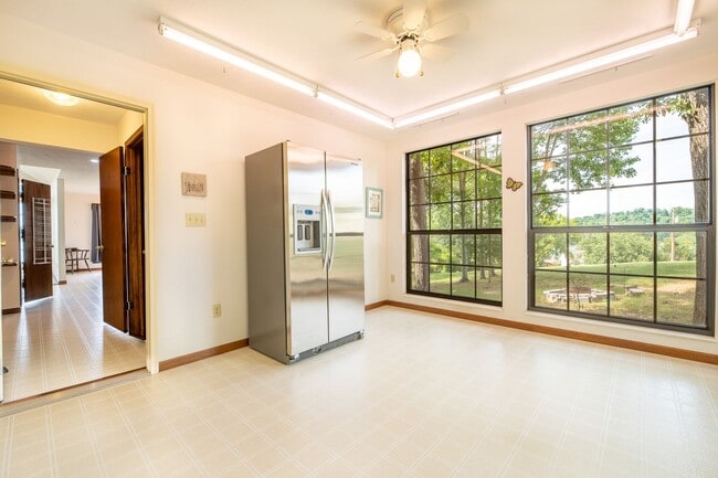 Building Photo - 7750 Melanie Cir