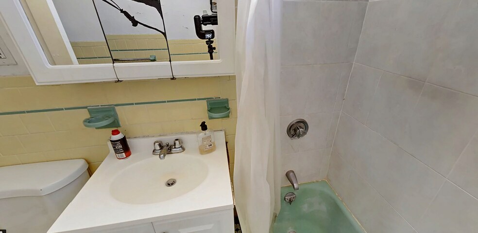 Building Photo - 785 Washington St