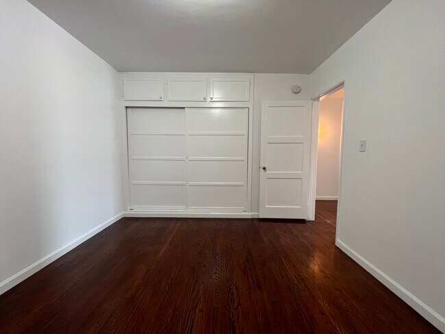 Building Photo - 13900 Burbank Blvd