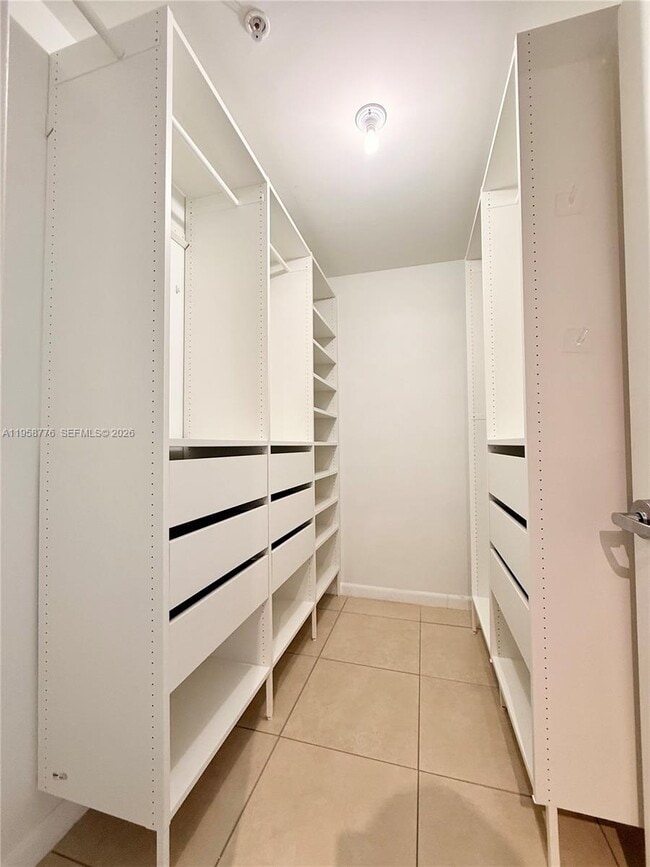 Building Photo - 3250 NE 1st Ave