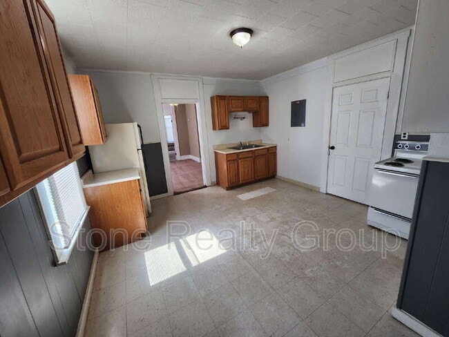 Building Photo - 1436 S 4th St