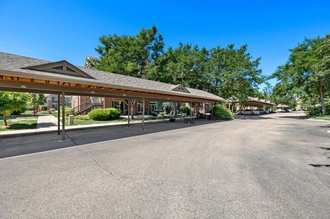 Building Photo - 2450 Windrow Dr