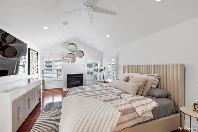 Building Photo - 691 Wallace St