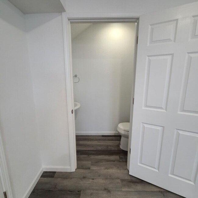 Building Photo - Townhomes Now Available in Strafford MO!