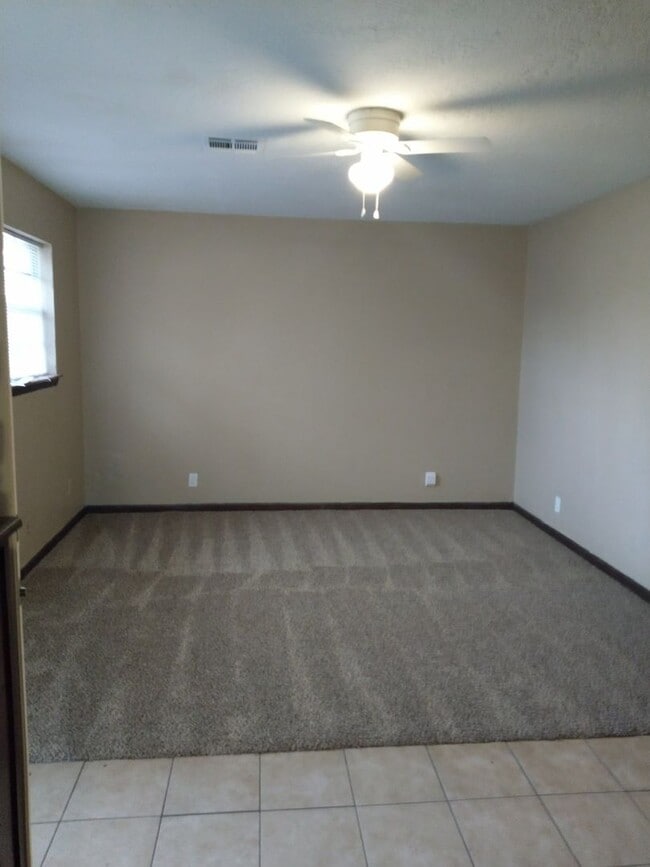 Building Photo - 2234-2236 Donna Dr
