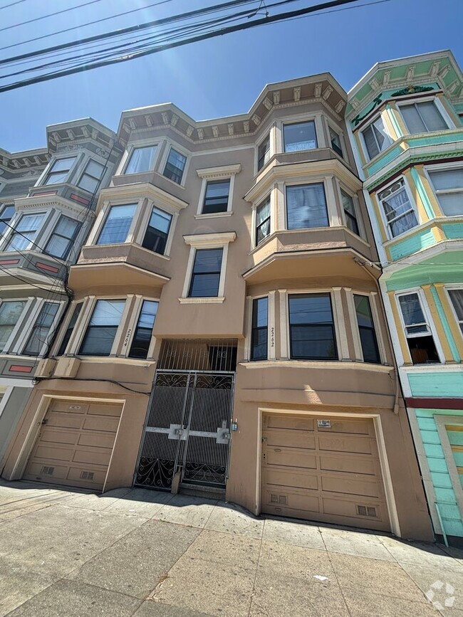 Building Photo - 2264