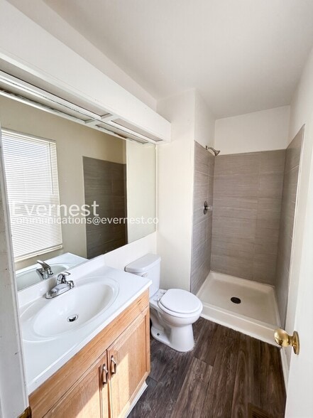 Building Photo - 2702 Dickens Dr
