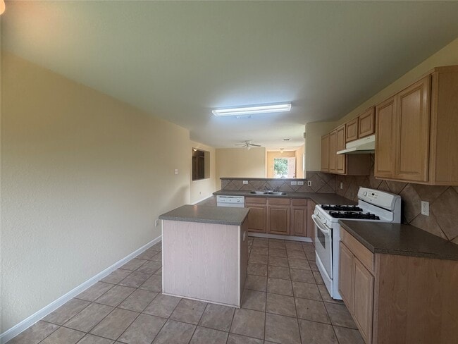 Building Photo - 8103 Forest Glen Dr