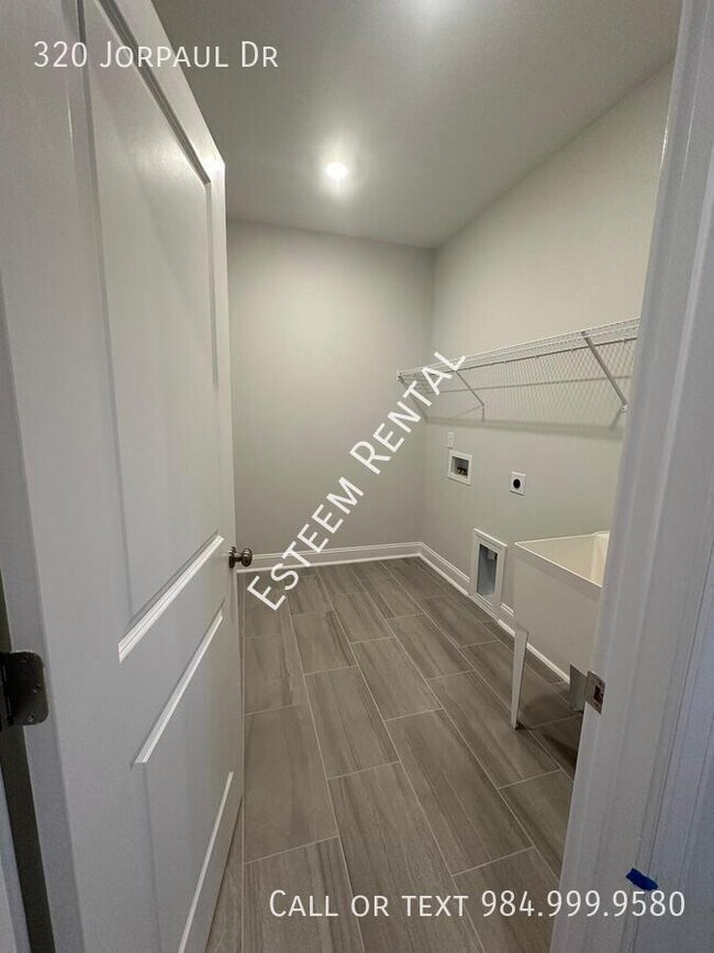 Building Photo - 320 Jorpaul Dr