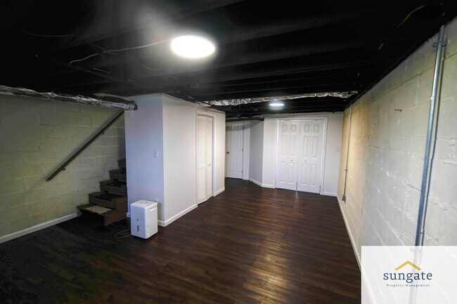 Building Photo - 217 W Edgevale Rd
