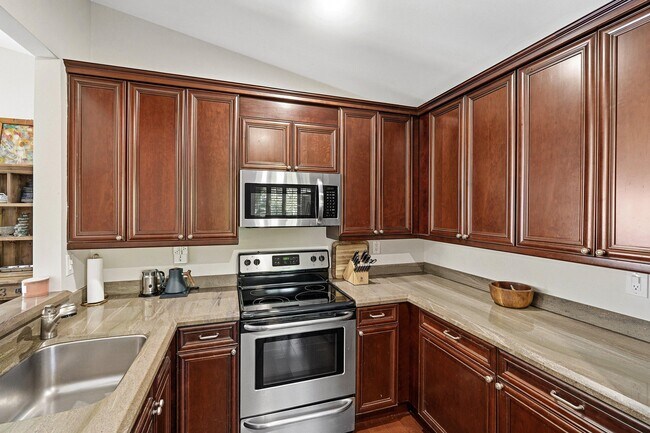 Building Photo - 2579 Bedford Mews Dr