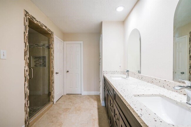 Building Photo - 21203 Park Brook Dr