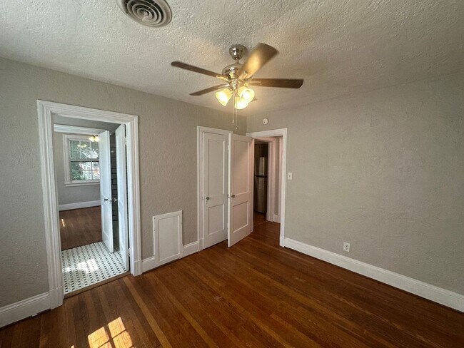 Building Photo - 3501 Hanover Ave