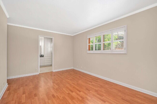 Building Photo - Fabulous condominium home on 6th Fairway of El Macero Country Club.