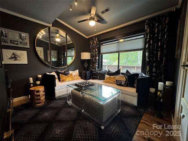 Building Photo - 210 Hargett Ct