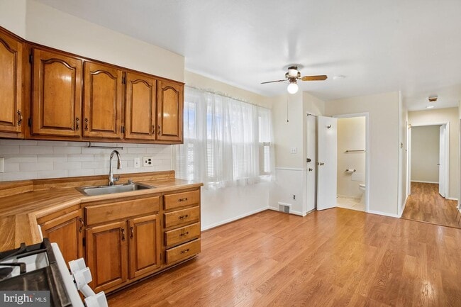 Building Photo - 6621 Edsall Rd