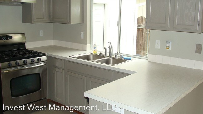 Building Photo - 3 br, 2 bath House - 2515 NE 83 Way