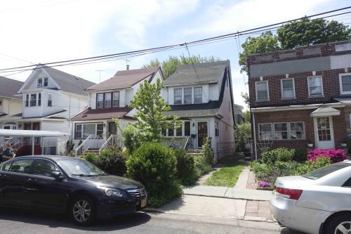 Primary Photo - 8564 113th St
