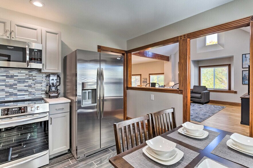 Building Photo - 1537 N Williams St