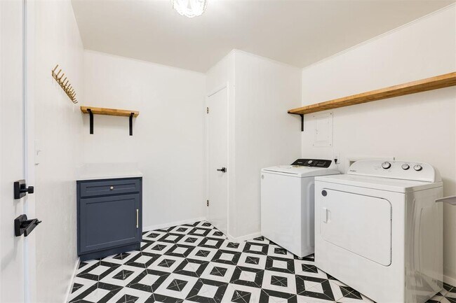Building Photo - 3613 NW 53rd St
