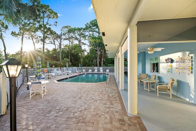 Building Photo - 10808 SE Sea Pines Cir
