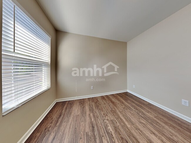 Building Photo - 321 Iveson Rd