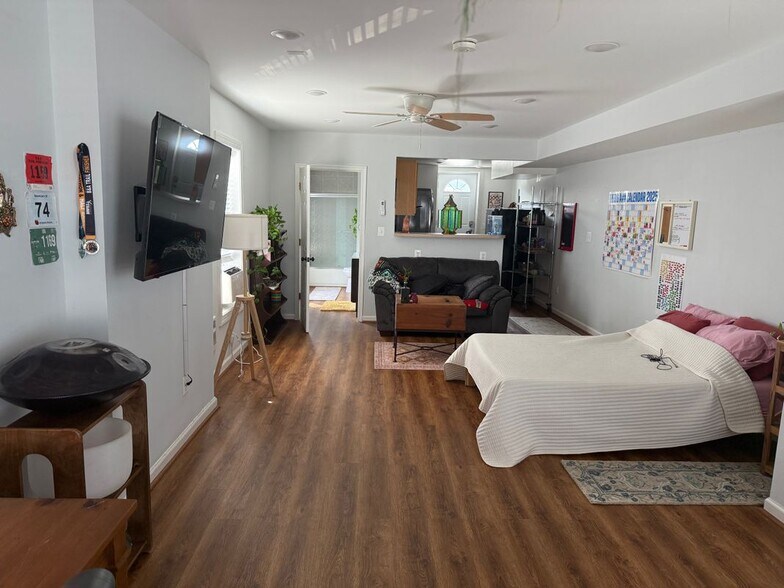 Building Photo - 5014 Curtis Ave