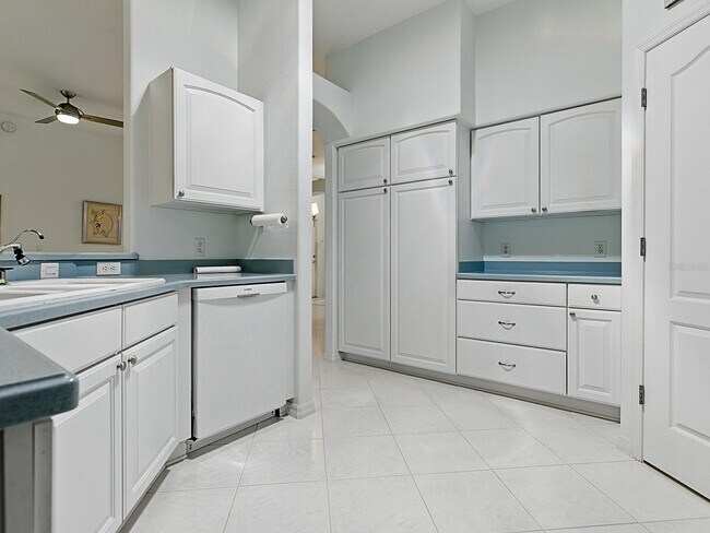 Building Photo - 17037 SE 76th Creekside Cir