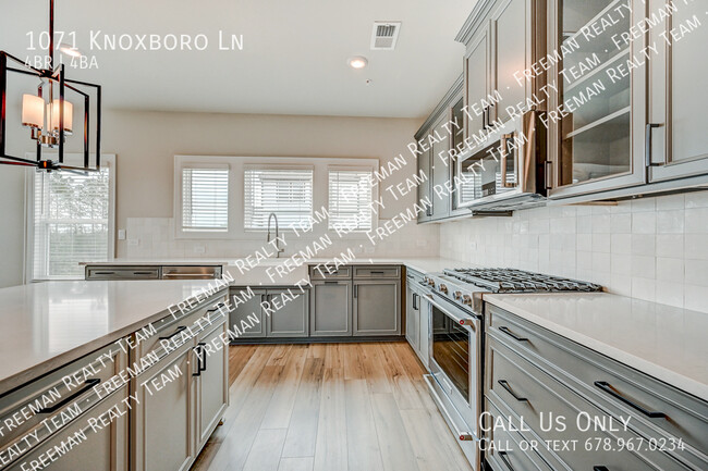 Building Photo - 1071 Knoxboro Ln