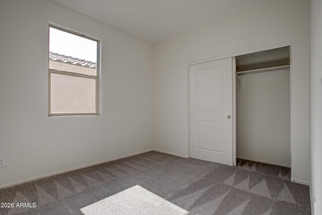 Building Photo - 12340 W Kaler Dr