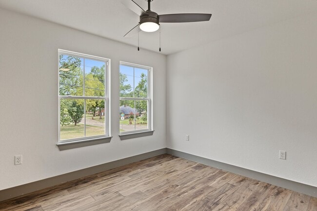 Building Photo - 5812 Cooks Ln