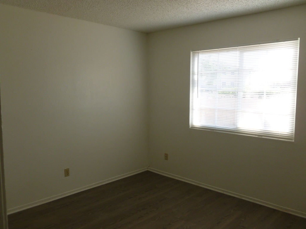 Building Photo - 2695 Jennydiane Dr