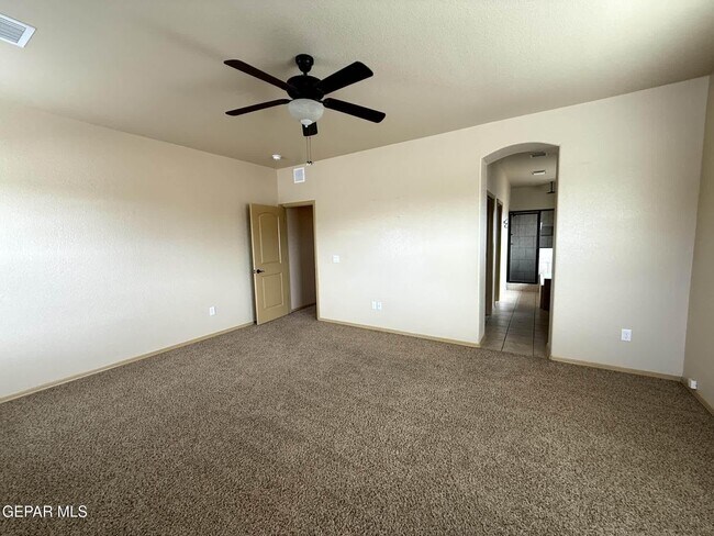 Building Photo - 11533 Merejildo Madrid St