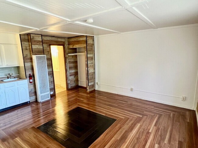 Building Photo - Freshly Renovated Studio Apt. With All Uti...