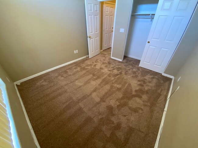 Building Photo - Beautiful one story 3 bed/2 bath home loca...