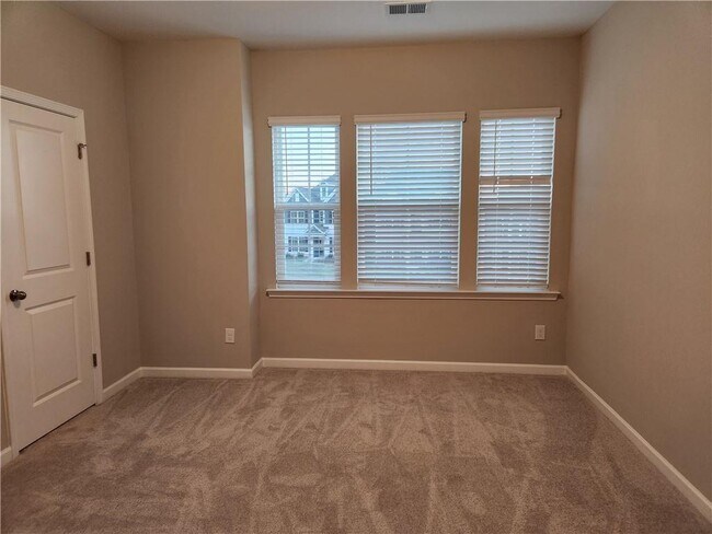 Building Photo - 3417 Park Pointe Cir